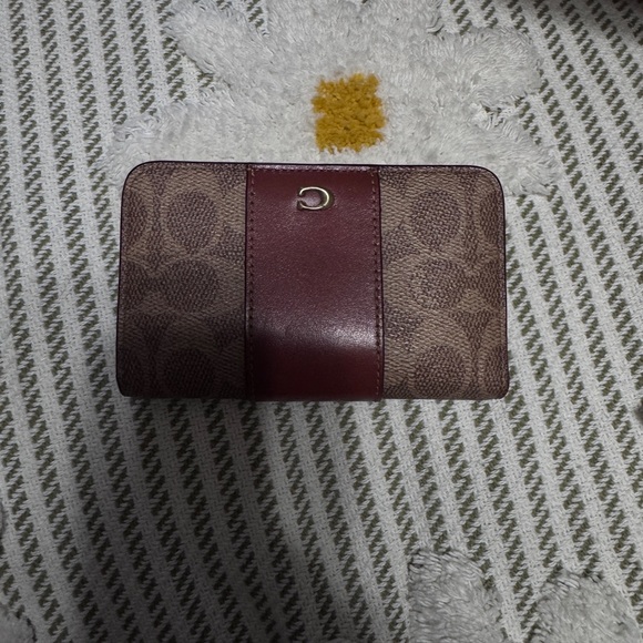Coach wallet used - Picture 9 of 10